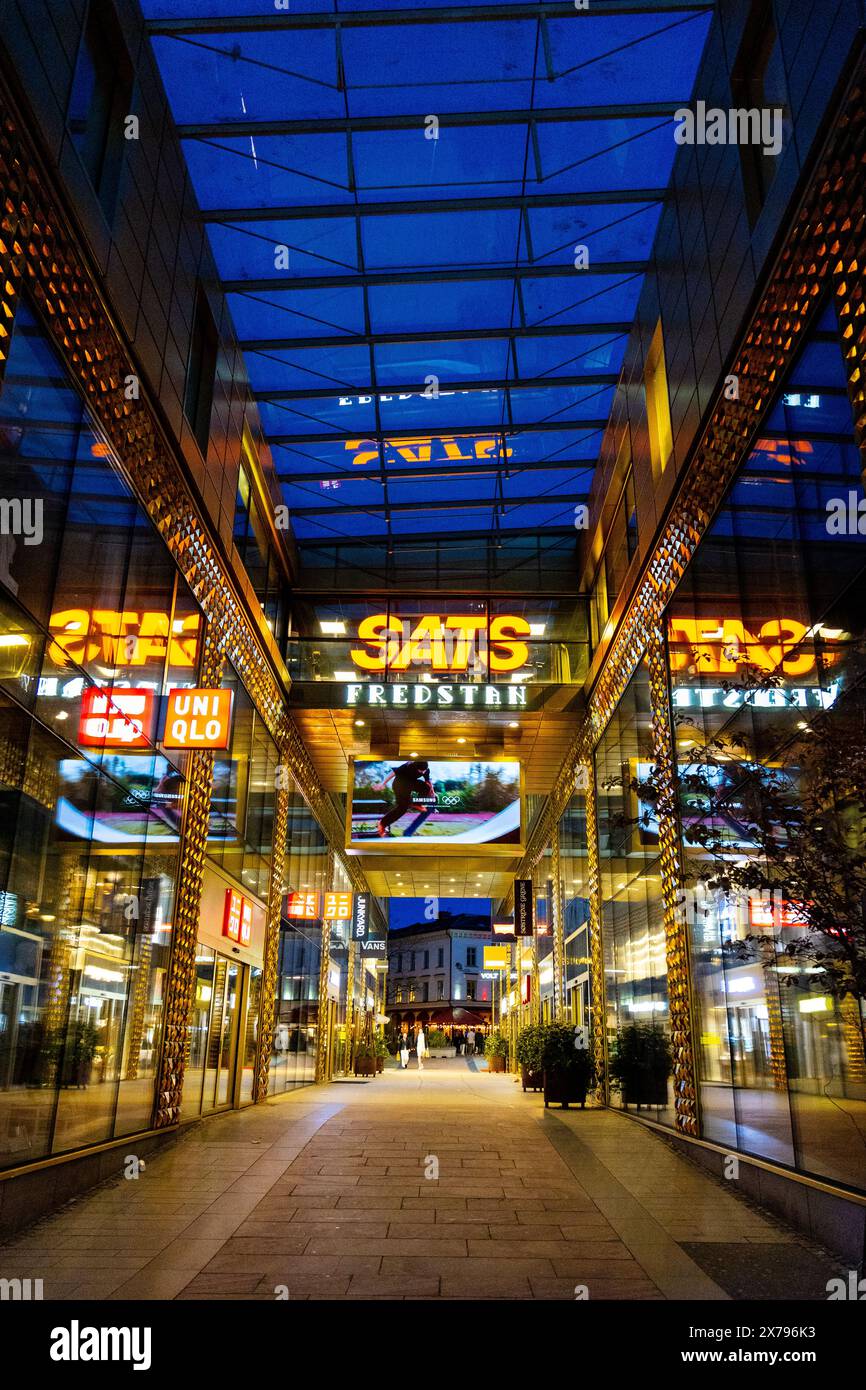 Passage im Fredstan Einkaufsviertel in Göteborg, Schweden Stockfoto