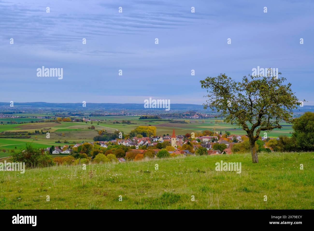 Blick vom Blasienberg, Kirchheim an der Ries, Noerdlinger Ries, Ostalbkreis, Baden-Württemberg, Deutschland Stockfoto