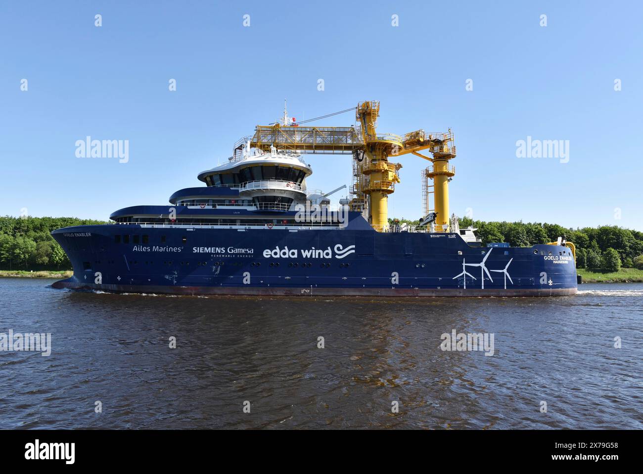 Offshore-Serviceschiff Goelo Enabler fährt im Kieler Kanal, Kieler Kanal, Schleswig-Holstein, Deutschland Stockfoto