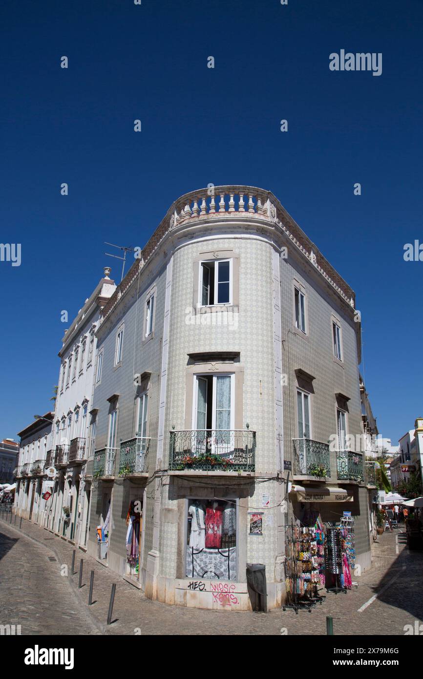 Historisches Gebäude in der Altstadt, Tavira, Algarve, Portugal Stockfoto