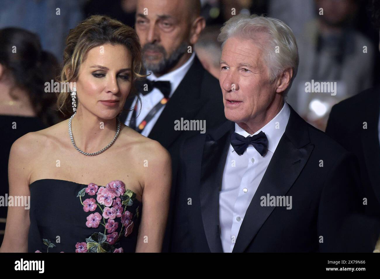 Cannes, Frankreich. Mai 2024. Alejandra Silva und Richard Gere nehmen am 77. Jährlichen Filmfestival von Cannes am Palais des Festivals am 17. Mai 2024 in Cannes Teil. Foto: Rocco Spaziani/UPI Credit: UPI/Alamy Live News Stockfoto