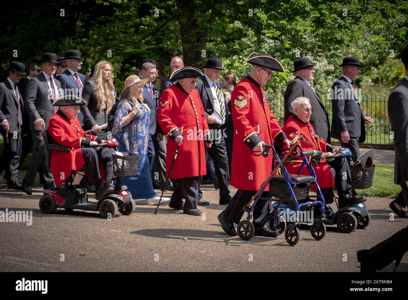 Kavallerie Sonntag. Hundertjahrfeierliche Parade und Gottesdienst der Combined Cavalry Old Comrades Association am Cavalry Memorial im Hyde Park. Stockfoto