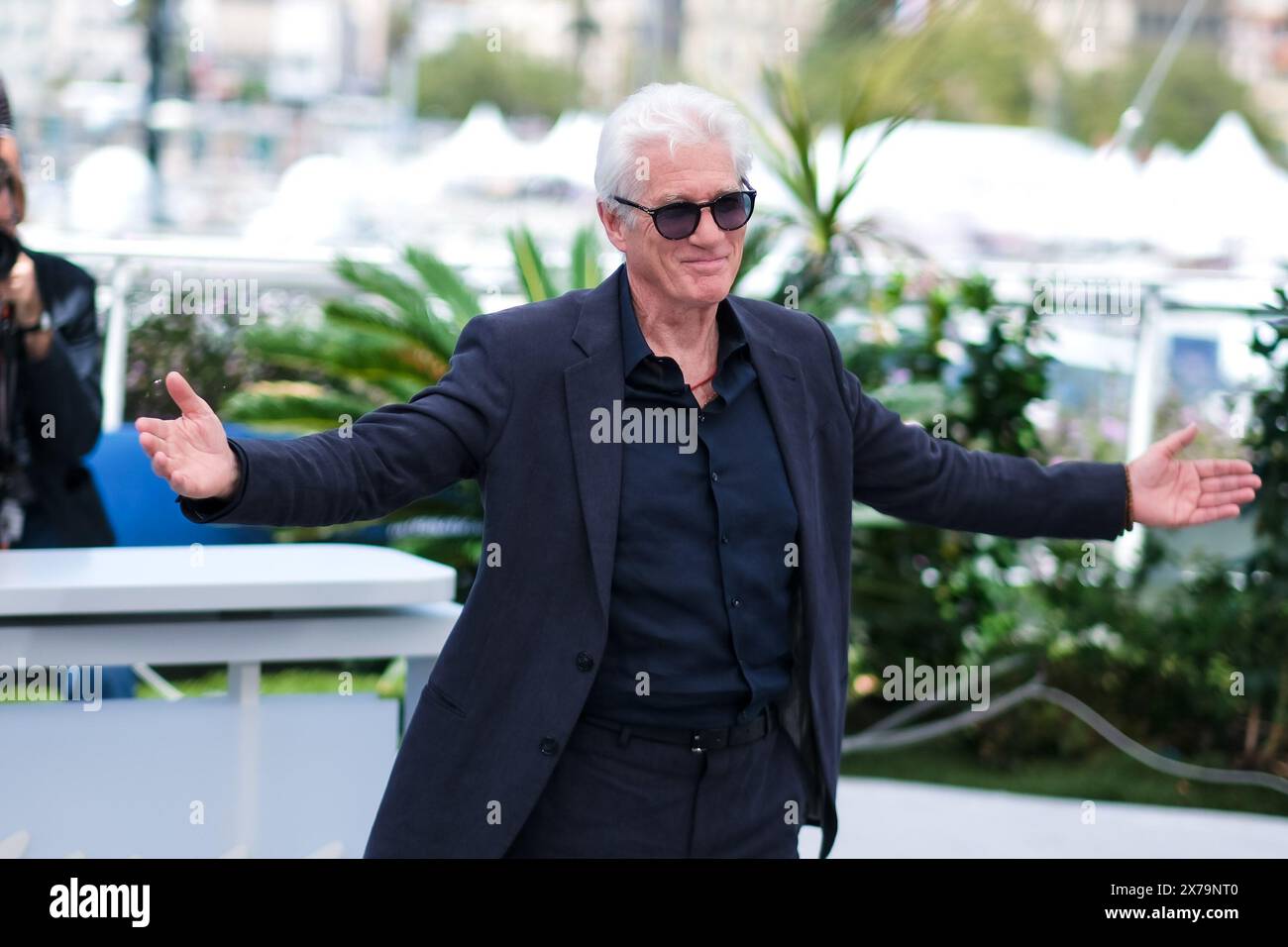 Cannes, Frankreich. Mai 2024. Richard Gere posiert beim Photocall für Oh Canada während des 77. Festivals de Cannes. Foto von Julie Edwards./Alamy Live News Stockfoto