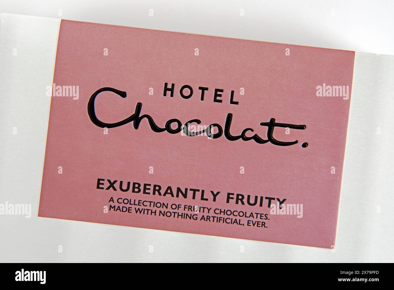 Schachtel mit Hotel Chocolat üppig fruchtige Schokolade auf weißem Hintergrund Stockfoto