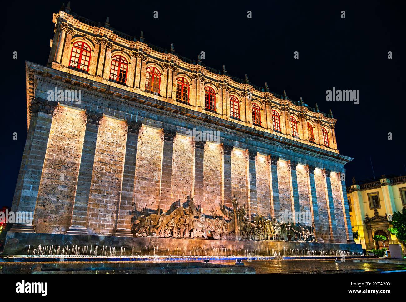 Fries der Gründer an der Außenseite des Teatro Degollado in Guadalajara, Mexiko Stockfoto