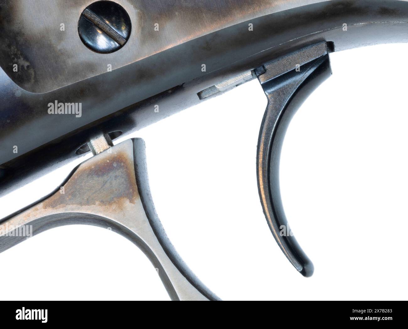 Handgriff-Gewehr im alten Westernstil mit geschlossenem Hebel in Nahaufnahme und bereit für die Aufnahme in einem Studio-Foto auf weißem Hintergrund. Stockfoto