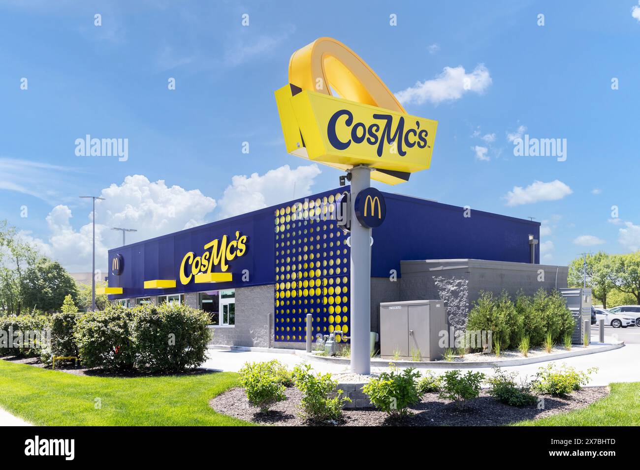 CosMc's ist ein neues, kleinformatiges Restaurant, das McDonald's gehört. Es ist ein Drive-Thru-Konzept und derzeit der einzige Laden in Illinois. Stockfoto