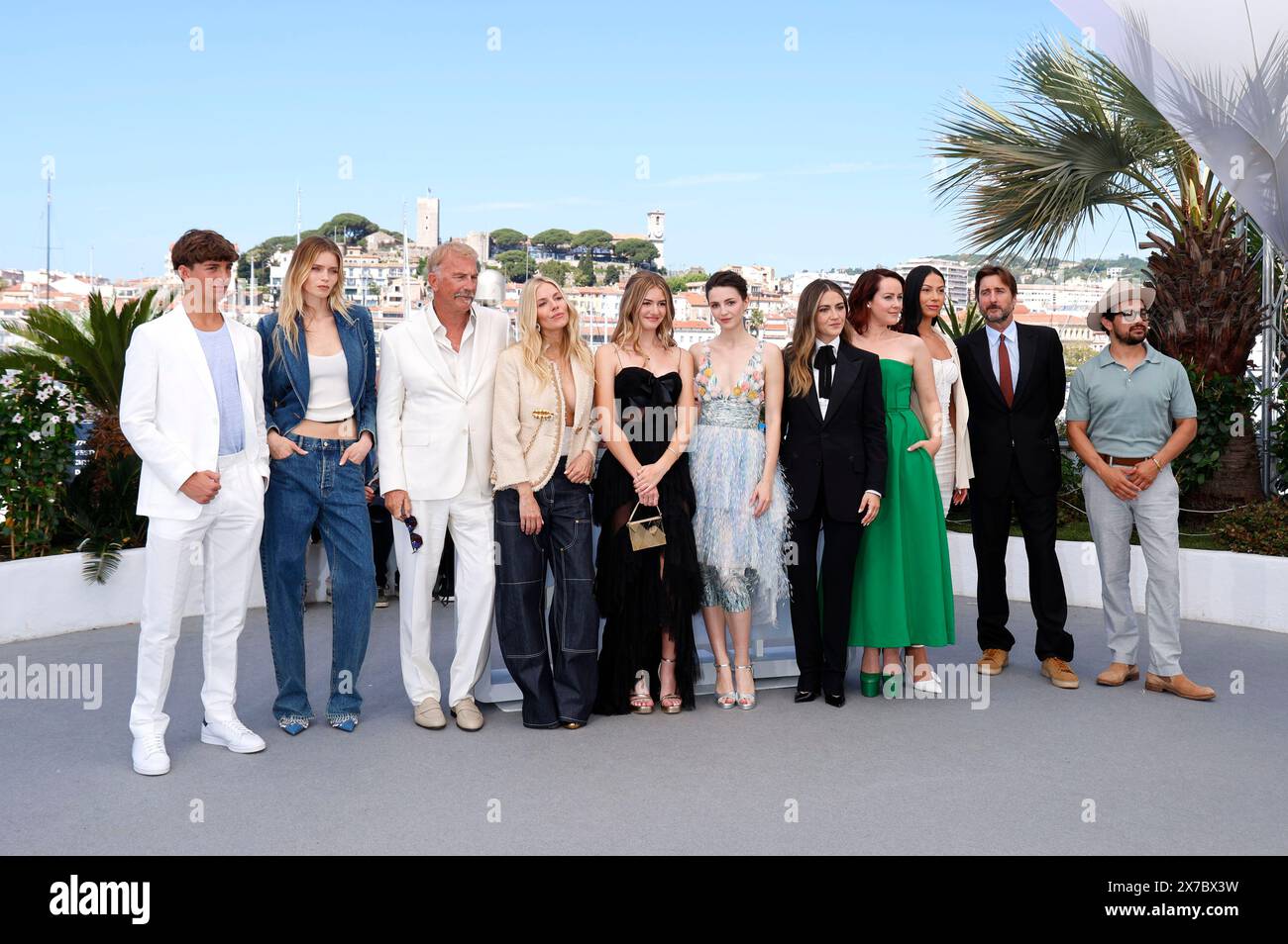 Hayes Costner, Abbey Lee Kershaw, Kevin Costner, Sienna Miller,