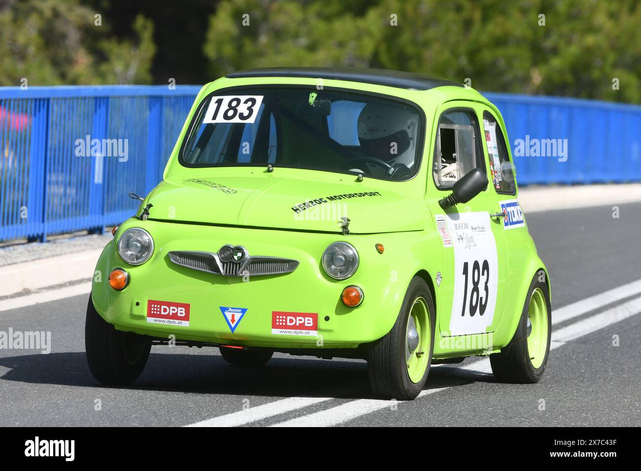 Sibenik, Kroatien. Mai 2024. Jurgen Pachteu aus Österreich fährt seinen Steyr Puch 650 TR beim internationalen Autorennen Skradin 2024 'Trke priko Krke' am 19. Mai 2024 in Skradin, Kroatien. Foto: Hrvoje Jelavic/PIXSELL Credit: Pixsell/Alamy Live News Stockfoto