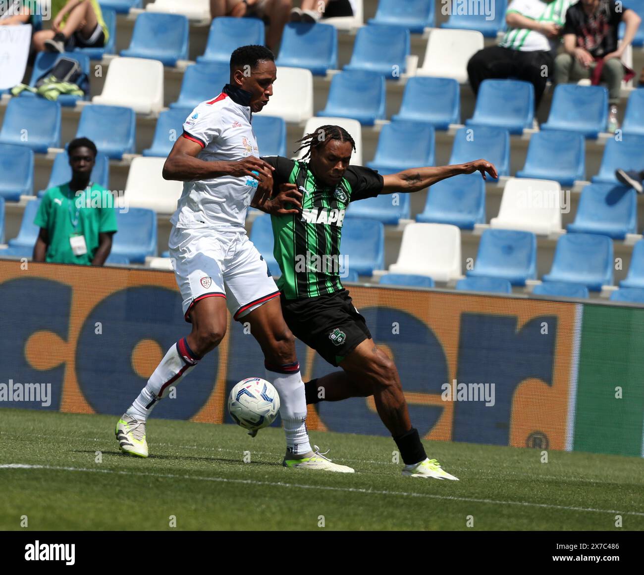 Reggio Emilia, Italien. Mai 2024. Foto Gianni Santandrea/LaPresse 19 maggio 2024 Reggio Emilia, Italia - Sport, calcio - Sassuolo vs Cagliari - Campionato di calcio Serie A Tim 2023/2024 - Stadio Mapei. Nella Foto: Mina Laurient&#xe8;Foto Gianni Santandrea/LaPresse 19. Mai 2024 Reggio Emilia, Italien - Sport, Fußball - Sassuolo vs Caglairi - Serie A Tim 2023/2024 Fußballmeisterschaft - Mapei Stadium. Im Bild: Mina Laurient&#xe8; Credit: LaPresse/Alamy Live News Stockfoto