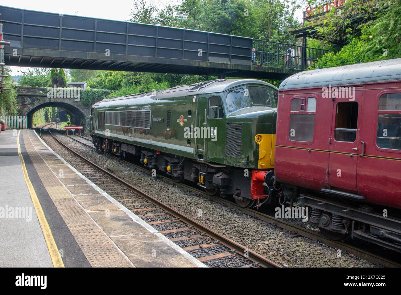 Matlock United Kingdom 18 May 2024: Class 44 Peak Lokomotive der Peak Rail Centre Conserved Railway am Bahnhof Matlock. Stockfoto