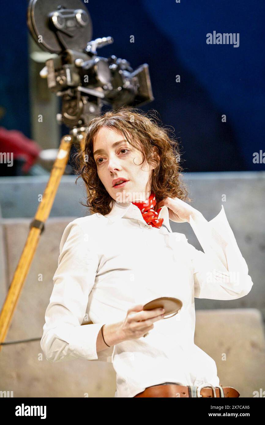 Jane Adams (Emily Shapiro) in AUFERSTEHUNGSBLUES von Arthur Miller im Old Vic Theatre, London SE1 02/03/2006 Bühnenbild: Robin Wagner Kostüme: Jenny Beavan Beleuchtung: Rick Fisher Regisseur: Robert Altman Stockfoto