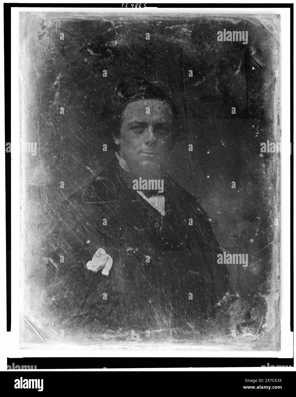 Gerard Hallock, halblanges Porträt, nach vorne gerichtet, mit Kinnschnurrhaaren, alternative Kennzeichnungen: Halleck; Haloc., Kratzer auf der Rückseite der Platte: Halock aus New York, Transfer; U.S. war College; 1920; (DLC/PP-1920:46153). ist Teil von: Daguerreotype Collection , produziert von Mathew Bradys Studio. Hallock, Gerard, 1800-1866. Stockfoto