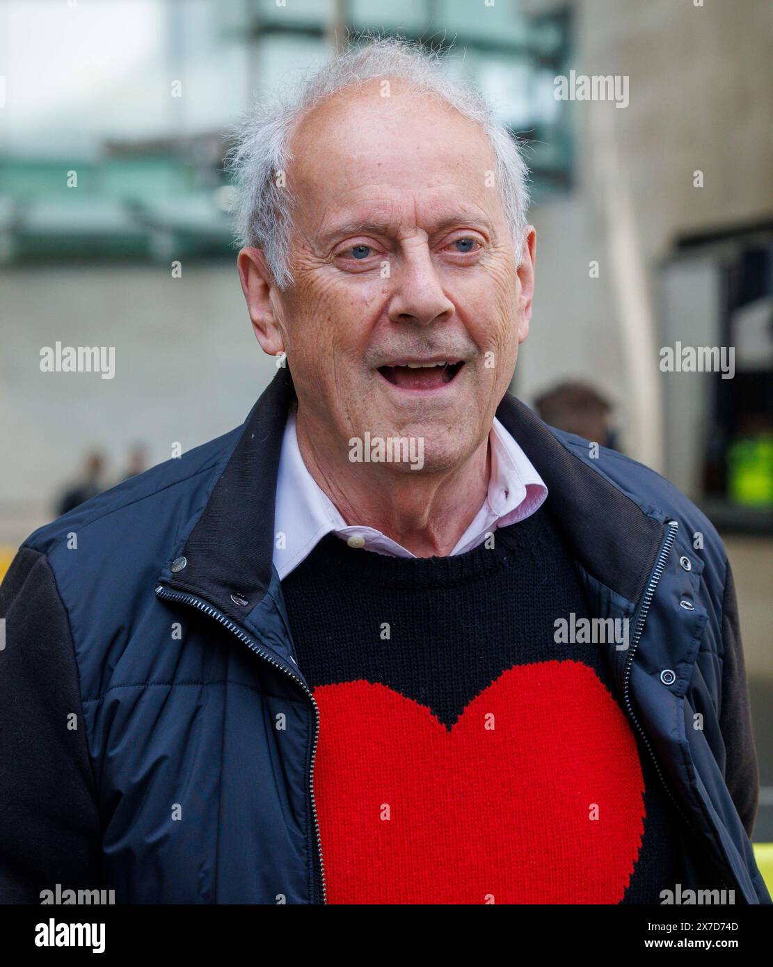 London, Großbritannien. Mai 2024. Fernsehsender, Journalist, Schriftsteller und Fernsehproduzent Giles Brandreth, bei der BBC. Quelle: Mark Thomas/Alamy Live News Stockfoto