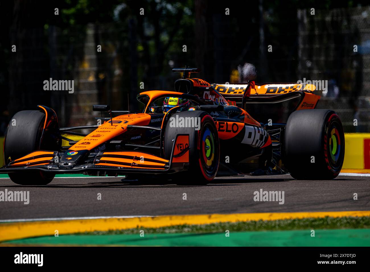 IMOLA CIRCUIT, ITALIEN - 18. MAI: Oscar Piastri, McLaren F1 MCL60 während des Emilia Romagna Grand Prix auf Imola Circuit am Samstag, 18. Mai 2024 in Imola, Italien. (Foto: Michael Potts/BSR Agency) Credit: BSR Agency/Alamy Live News Stockfoto