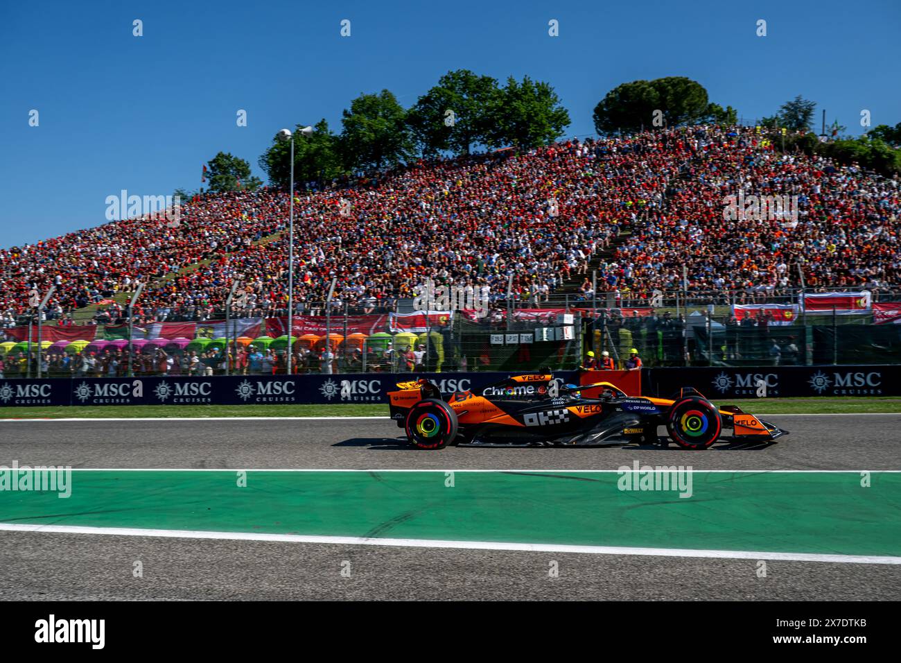 IMOLA CIRCUIT, ITALIEN - 18. MAI: Oscar Piastri, McLaren F1 MCL60 während des Emilia Romagna Grand Prix auf Imola Circuit am Samstag, 18. Mai 2024 in Imola, Italien. (Foto: Michael Potts/BSR Agency) Credit: BSR Agency/Alamy Live News Stockfoto