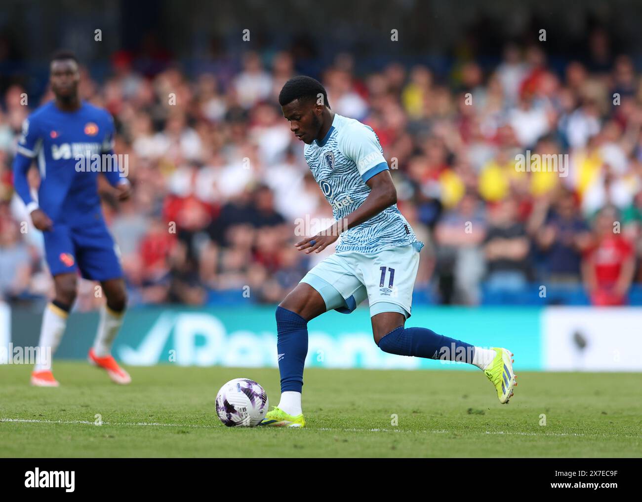 Chelsea, London, England. 19. Mai 2024; Stamford Bridge, Chelsea, London, England: Premier League Football, Chelsea gegen Bournemouth; Dango Ouattara vom AFC Bournemouth on the Ball Credit: Action Plus Sports Images/Alamy Live News Stockfoto