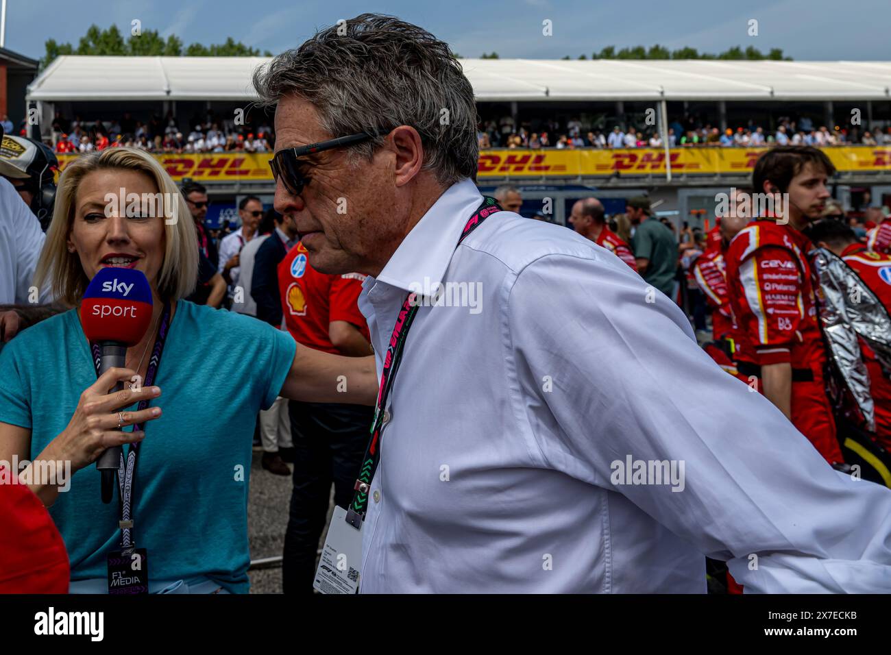 IMOLA, ITALIEN: Hugh Grant, berühmter Filmstar, beim Formel-1-Emilia Romagna Grand Prix 2024 auf dem Imola Circuit in Imola, Italien. Stockfoto