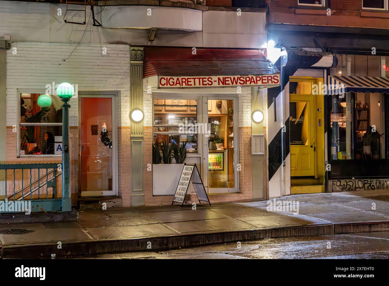 Abschnitt der rutgers Street in chinatown bei Nacht Stockfoto