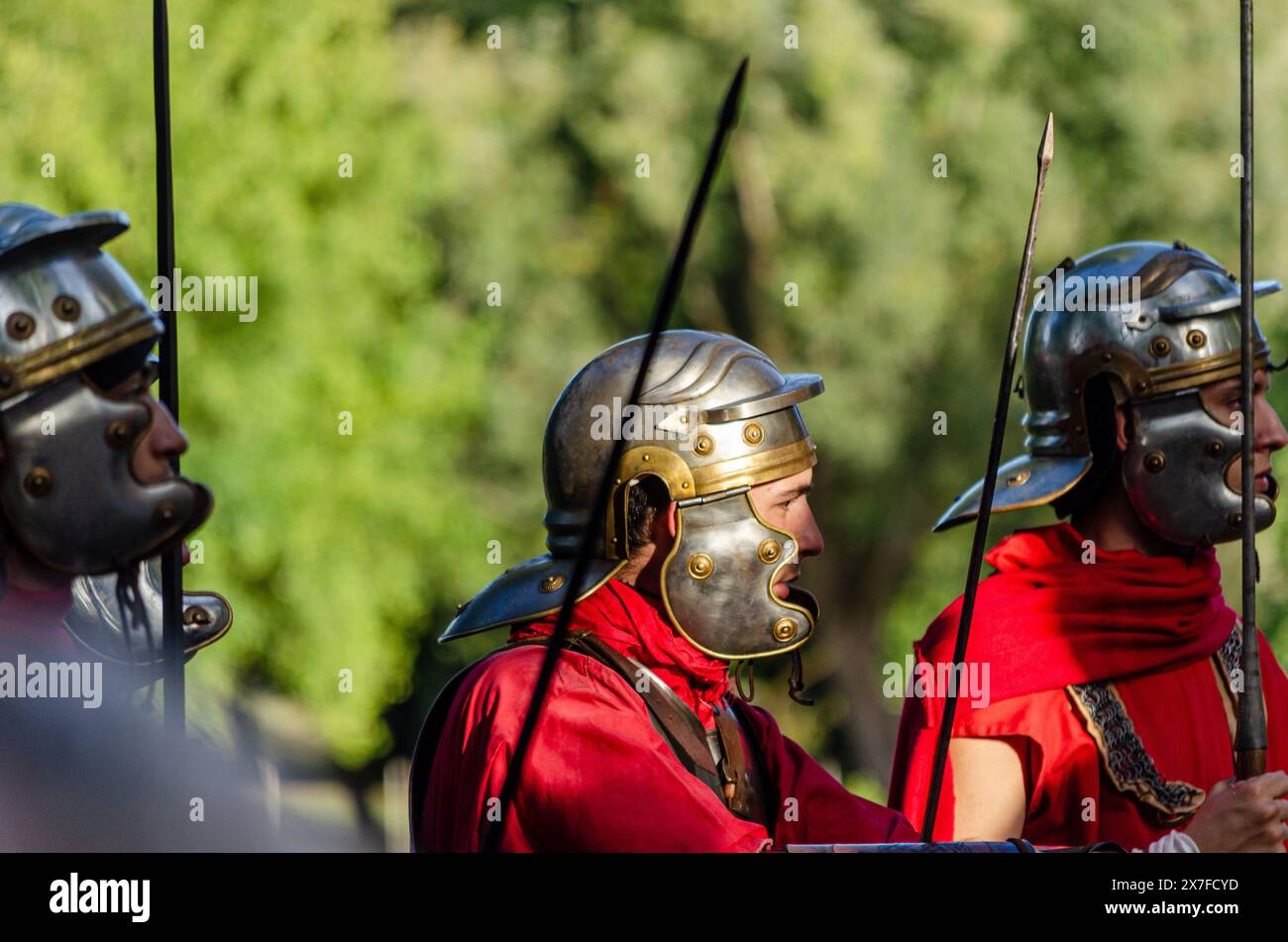 Chaves, Portugal 18. August 2023: Römische Legionäre beim historischen Nachstellfest Festa dos Povos Stockfoto