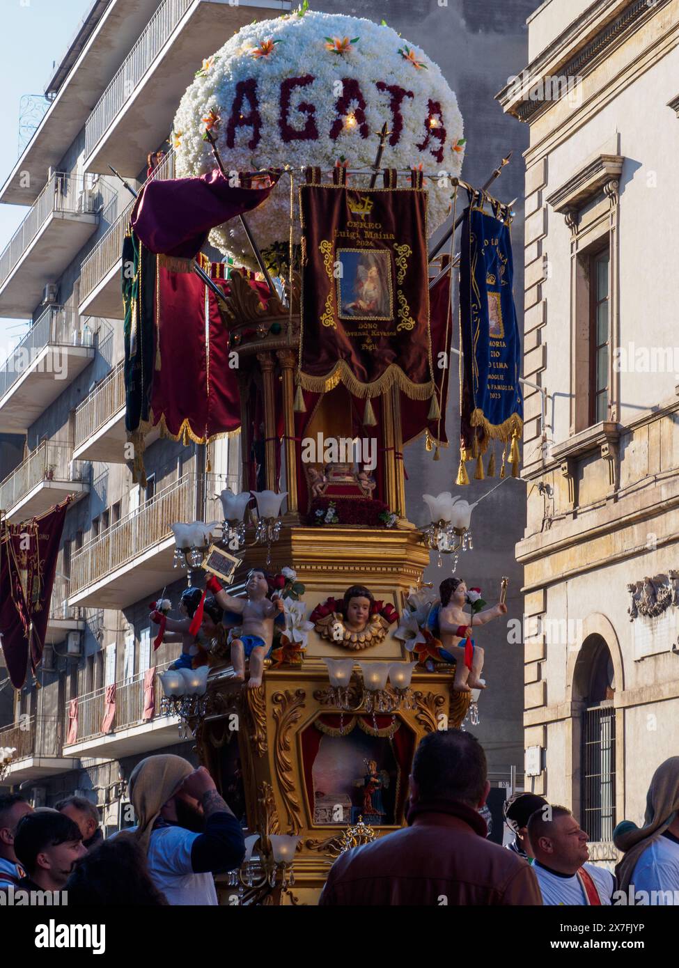 Catania, italien - 3. Februar 2024, 3-tägiges Festival Saint Agatha in den Straßen von Catania Sizilien Stockfoto