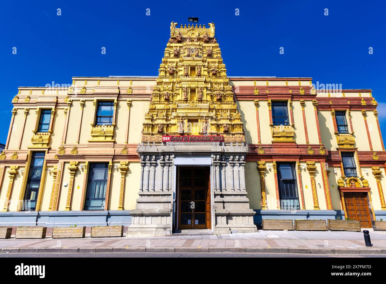 Außenansicht des Sri Mahalakshmi Tempels in East Ham, London, England Stockfoto