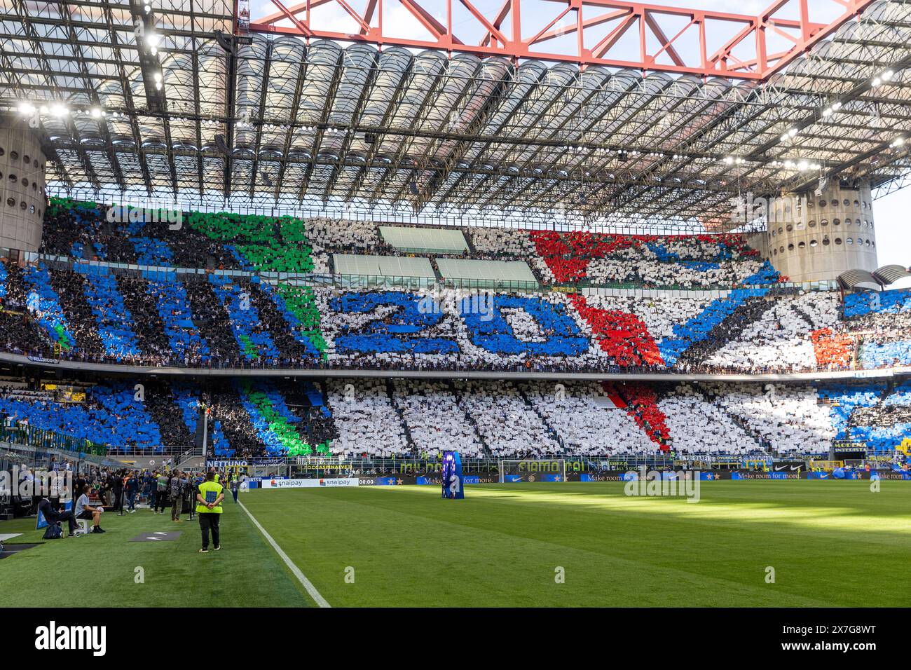 Mailand, Italien - 19. Mai 2024 - Inter vs Lazio Serie A - Coreographie f.c. internmazionale Supporters feiern den Sieg der 20. Meisterschaft Credit: Kines Milano/Alamy Live News Stockfoto