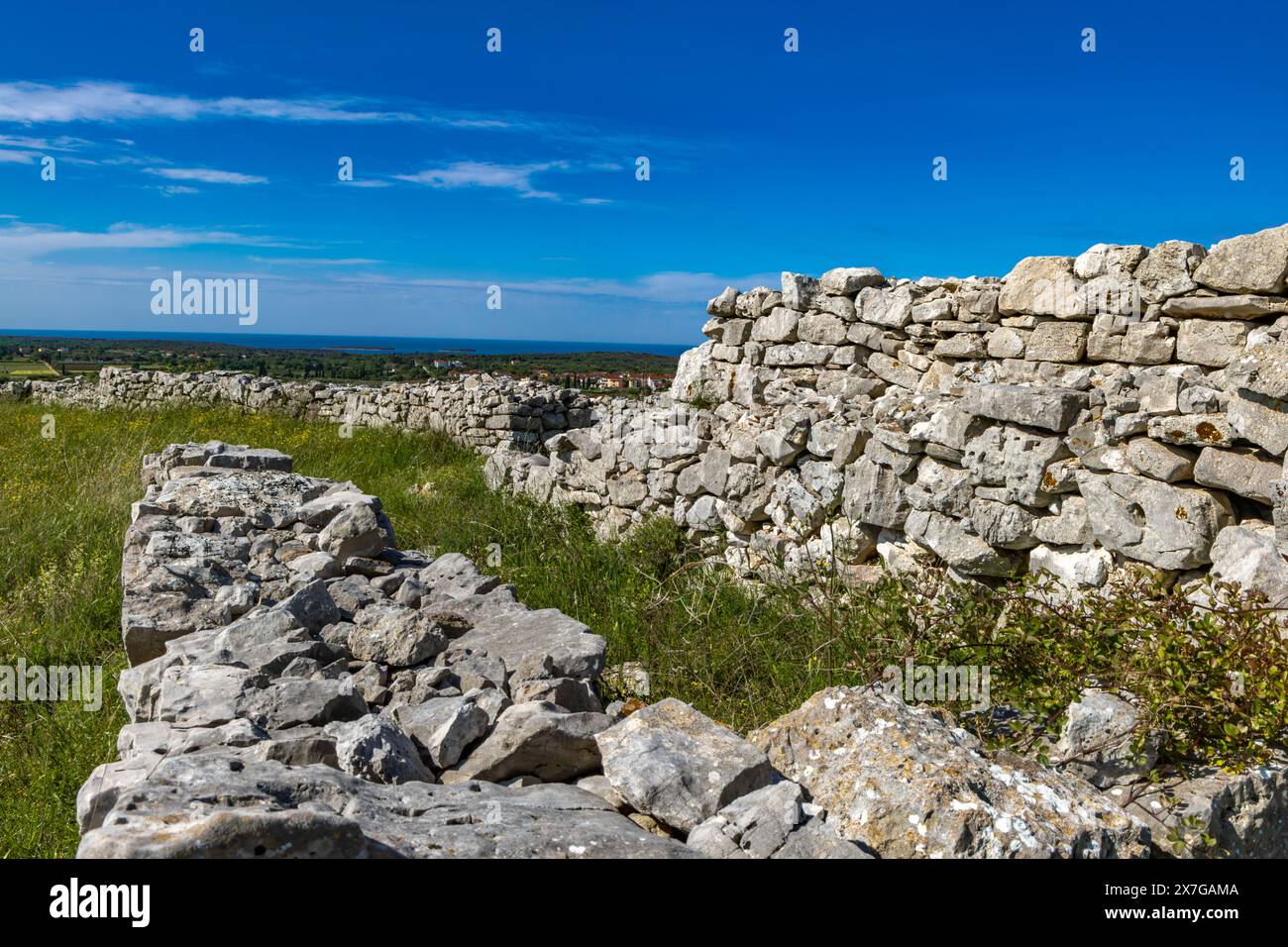 Monkodonja-Siedlung aus der Bronzezeit, archäologische Stätte von Rovinj in Kroatien Stockfoto