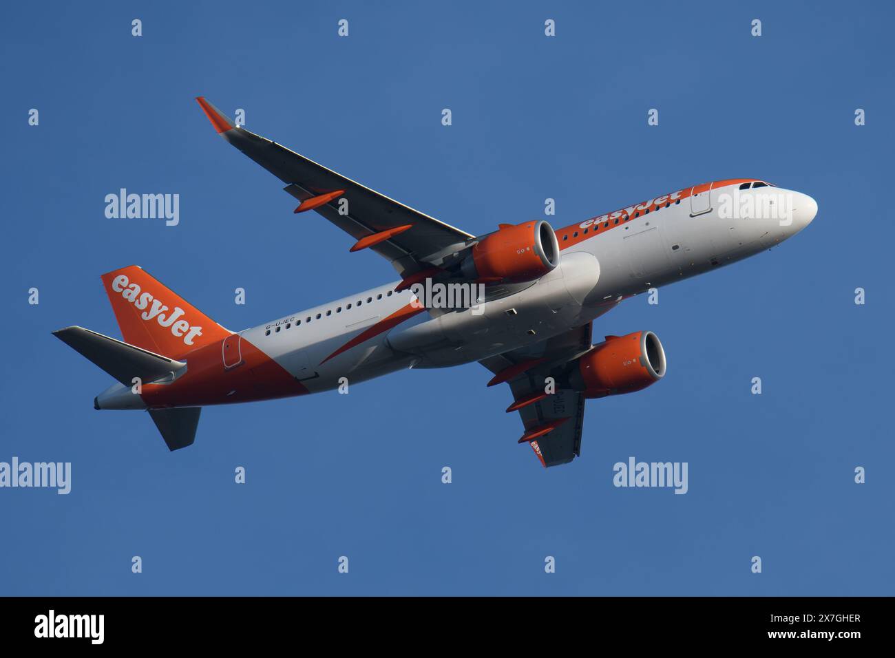 Leigh on Sea, Essex, Großbritannien - 20. Mai 2024: EasyJet Airbus startet am Flughafen Southend (EGMC). Stockfoto