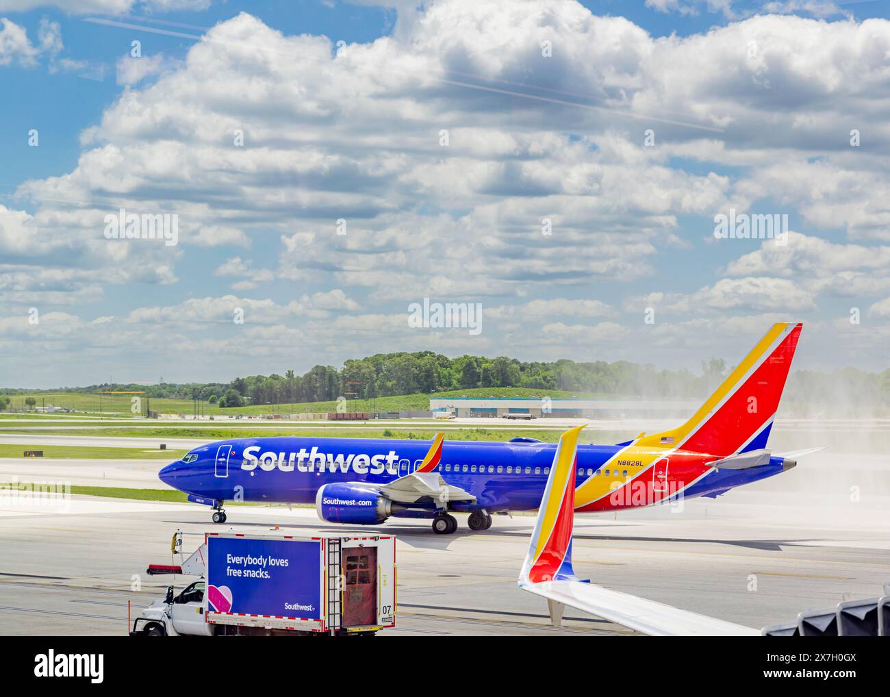 Wassersalut für ein südwestliches Flugzeug am internationalen Flughafen Baltimore Stockfoto