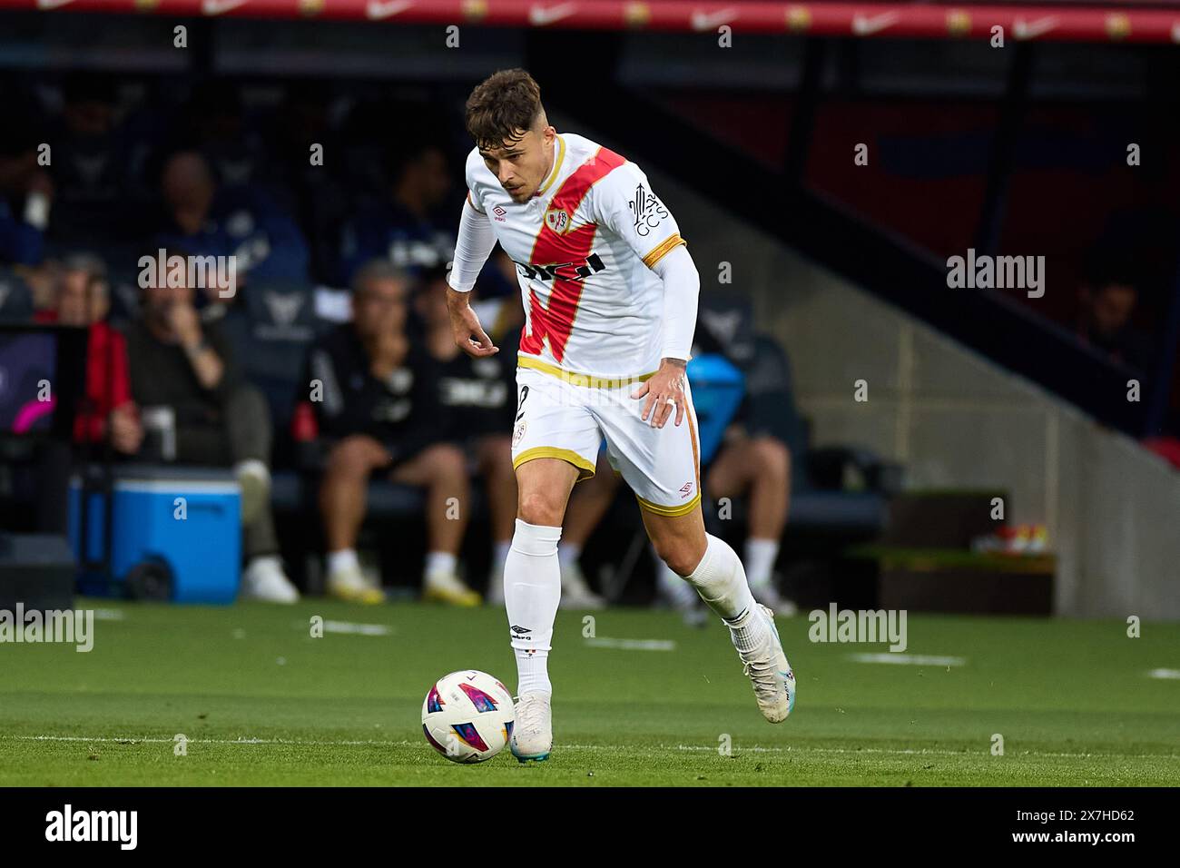 Barcelona, Spanien. Mai 2024. BARCELONA, SPANIEN - 19. MAI: Andrei Ratiu von Rayo Vallecano während des Liga EA Sports Spiels zwischen dem FC Barcelona und Rayo Vallecano bei den Estadi Olimpic Lluis Companys am 19. Mai 2024 in Barcelona Credit: DAX Images/Alamy Live News Stockfoto