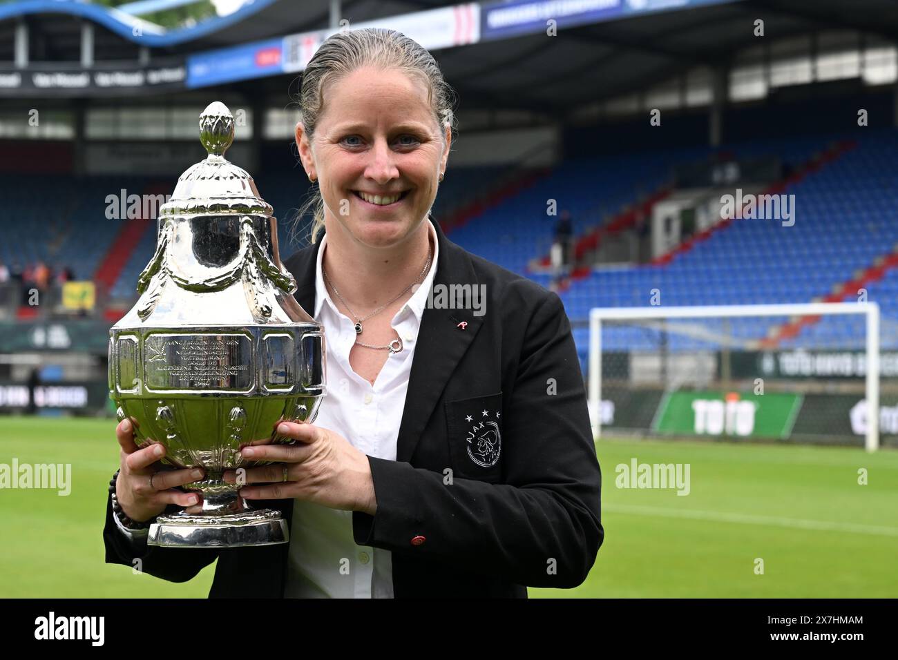 Tilburg, Niederlande. Mai 2024. TILBURG - Ajax-Trainerin Suzanne Bakker beim KNVB Cup-Finale für Frauen zwischen Ajax und Fortuna Sittard im Stadion Koning Willem II am 20. Mai 2024 in Tilburg, Niederlande. ANP GERRIT VAN COLOGNE Credit: ANP/Alamy Live News Stockfoto