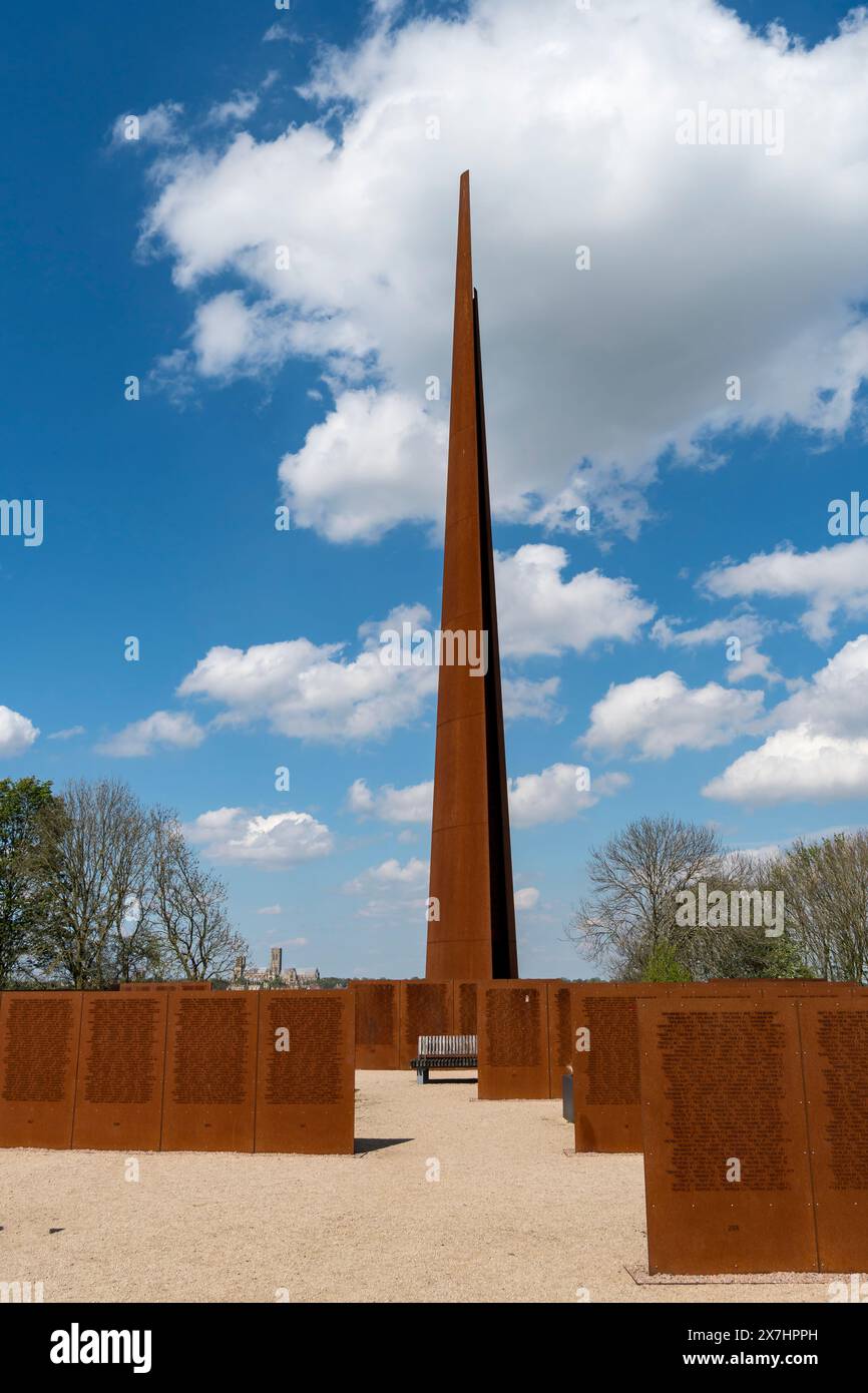 Gedenkturm und Mauern, International Bomber Command Centre, Lincoln City, Lincolnshire, England, Großbritannien Stockfoto Gedenkturm und Mauern, International Bomber Command Centre, Lincoln City, Lincolnshire, England, Großbritannien Stockfoto