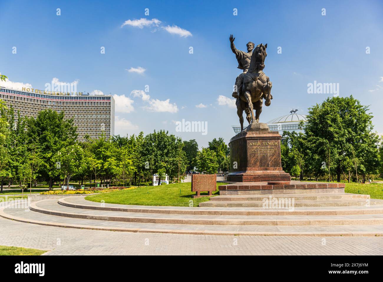 Statue des legendären Tamerlane oder Amir Temur zu Pferd in Taschkent, Usbekistan. Stockfoto