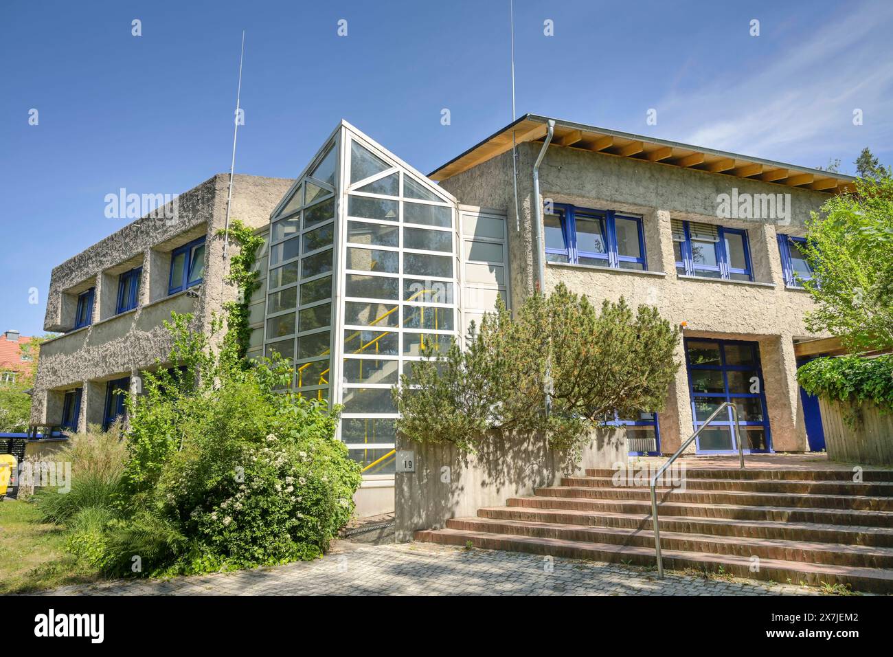 Sechseckiges FU-Rechenzentrum, VanÂ t-Hoff-Straße, Freie Universität Berlin, Dahlem, Steglitz-Zehlendorf, Berlin, Deutschland *** Hexagonal FU Computer Center, VanÂ t Hoff Straße, Freie Universität Berlin, Dahlem, Steglitz Zehlendorf, Berlin, Deutschland Stockfoto