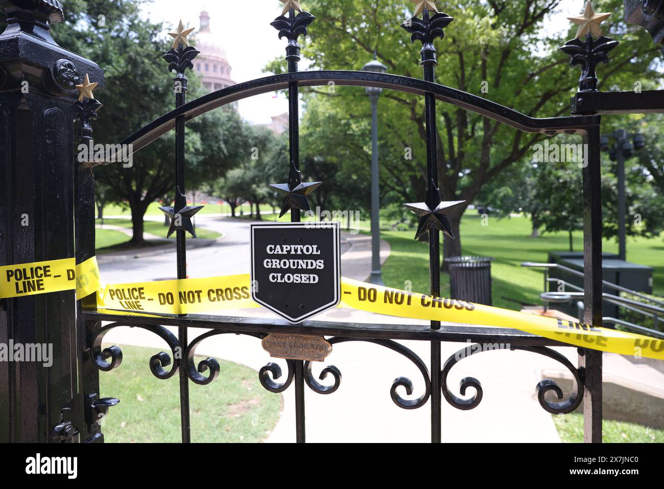 Austin, Usa . Mai 2024. Das Gelände des Texas State Capitol in Austin, Texas, ist am 19. Mai 2024 geschlossen. Palästinenser in ganz Texas führen Massenproteste am 76. Nakba-Tag als Reaktion auf den von den USA finanzierten Völkermord an Palästinensern in Gaza an. (Fotos von: Stephanie Tacy/SIPA USA) Credit: SIPA USA/Alamy Live News Stockfoto