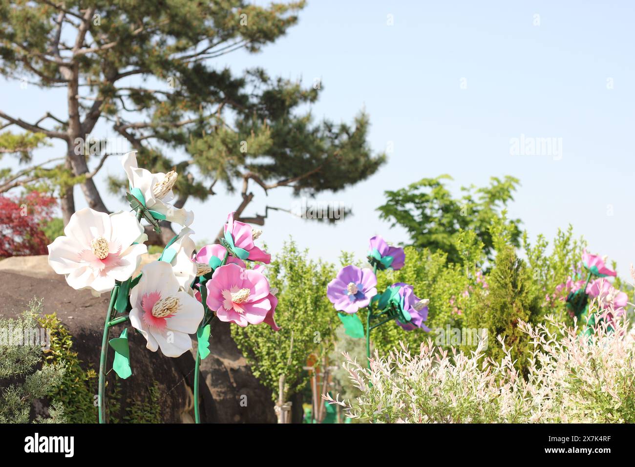 Namgang Yudeung Exhibition Center and Park in Jinju-si, Südkorea - 29. April 2024 - Namgang Yudeung Exhibition Center and Park in Jinju-si, Gyeongs Stockfoto