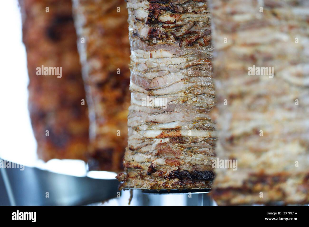 20.05.2024, Hannover, Dönerfleisch in einer Dönerbude Symbolbild Niedersachsen Deutschland *** 20 05 2024, Hannover, Dönerfleisch im Dönerbude Symbolbild Niedersachsen Deutschland Stockfoto