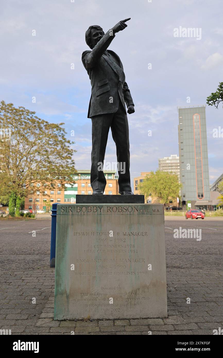 Ipswich, Großbritannien. Mai 2024. Ipswich, England, 20. Mai 2024: Statue von Sir Bobby Robson vor dem Stadion während des Suffolk Junior Cup Finalspiels zwischen Thurston FC und Woolverstone United in der Portman Road (Promediapix/SPP). /Alamy Live News Stockfoto