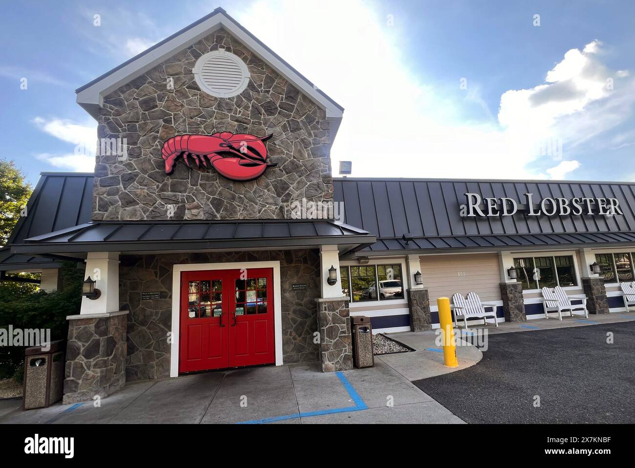 Alexandria, VA, USA. Mai 2024. Red Lobster meldet freiwilligen Insolvenz nach Kapitel 11 an, da dieser Standort in Alexandria, Virginia, während des Insolvenzverfahrens am 20. Mai 2024 weiterhin tätig ist. Quelle: Mpi34/Media Punch/Alamy Live News Stockfoto
