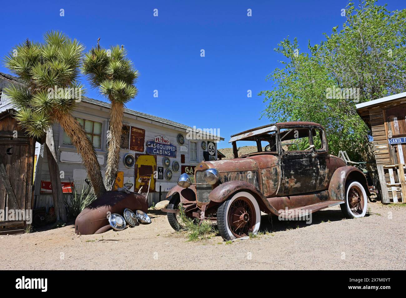 Rusty Ford Model A auf der Route 66, Hackberry General Store, Hackberry, Arizona Stockfoto