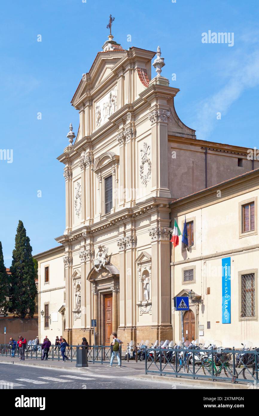 Florenz, Italien - 1. April 2019: Die Basilika di San Marco und das Museum San Marco, ein Kunstmuseum in einem Kloster aus dem 15. Jahrhundert mit Renaissancefresken Stockfoto