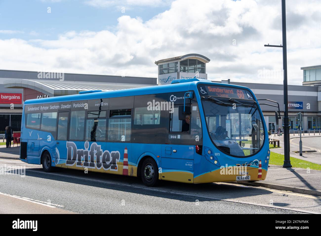 Seaham, County Durham, Großbritannien. Der Single-Deck-Bus Nr. 60 in Richtung Nordosten – bekannt als Drifter Route. Stockfoto