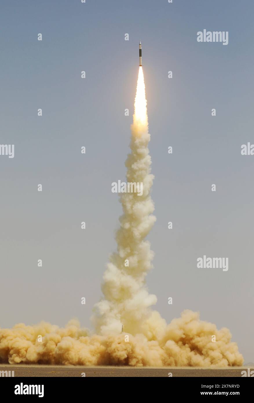 Jiuquan. Mai 2024. Eine Kuaizhou-11 Y4-Trägerrakete mit vier Satelliten startet am 21. Mai 2024 vom Jiuquan Satellite Launch Center in Nordwest-China. Die kommerzielle Rakete sprengte um 12:15 Uhr (Peking-Zeit) vom Startplatz ab. Die vier Satelliten, darunter der Wuhan-1-Satellit und ein Testsatellit mit ultraniedriger Umlaufbahn, sind in ihre geplanten Umlaufbahnen eingedrungen. Quelle: Wang Haixia/Xinhua/Alamy Live News Stockfoto