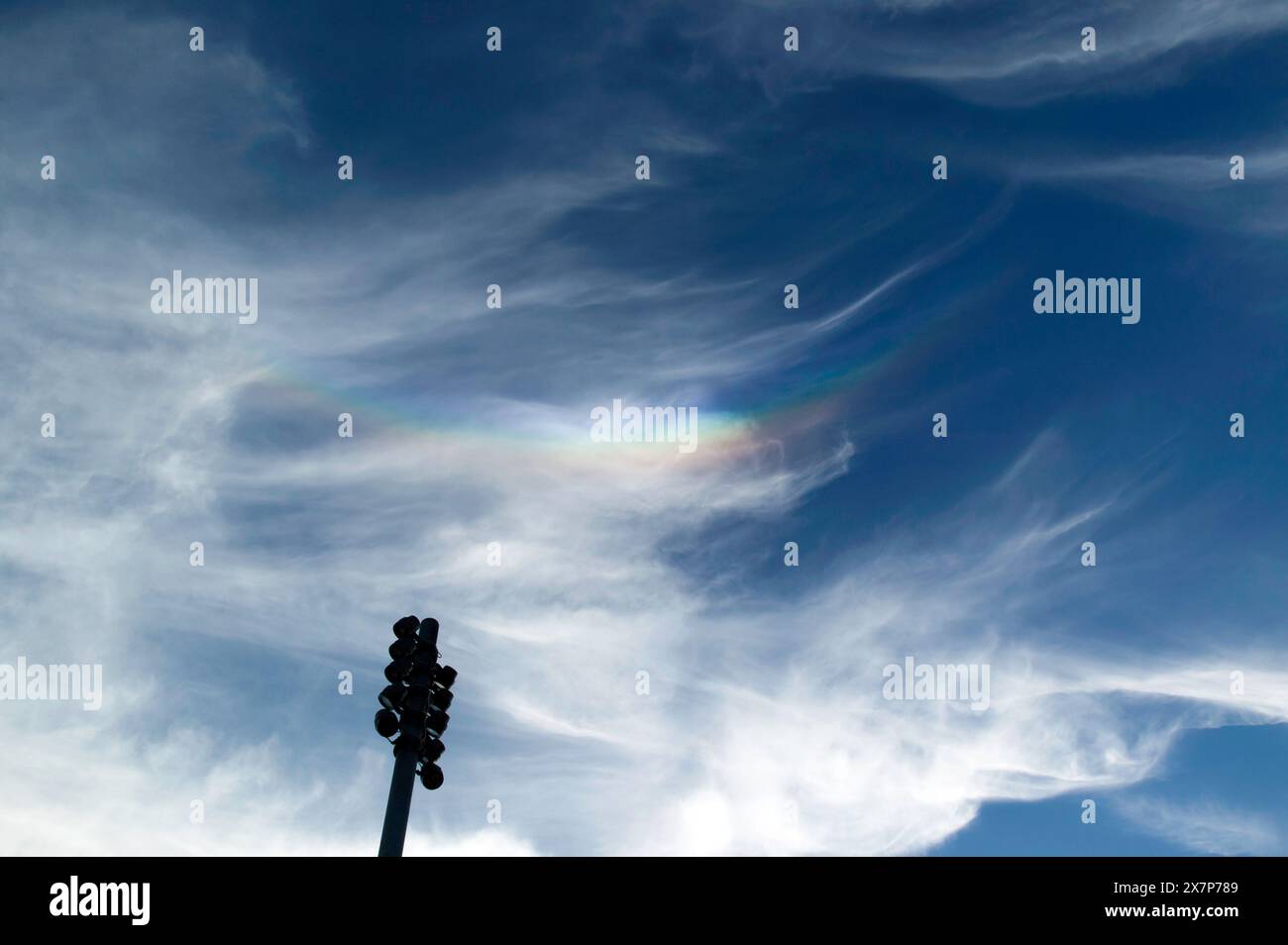 Rainbow Nation; Wolkenformationen über dem Queen Elizabeth Olympic Park während der Paralympischen Spiele 2012 in London Stockfoto