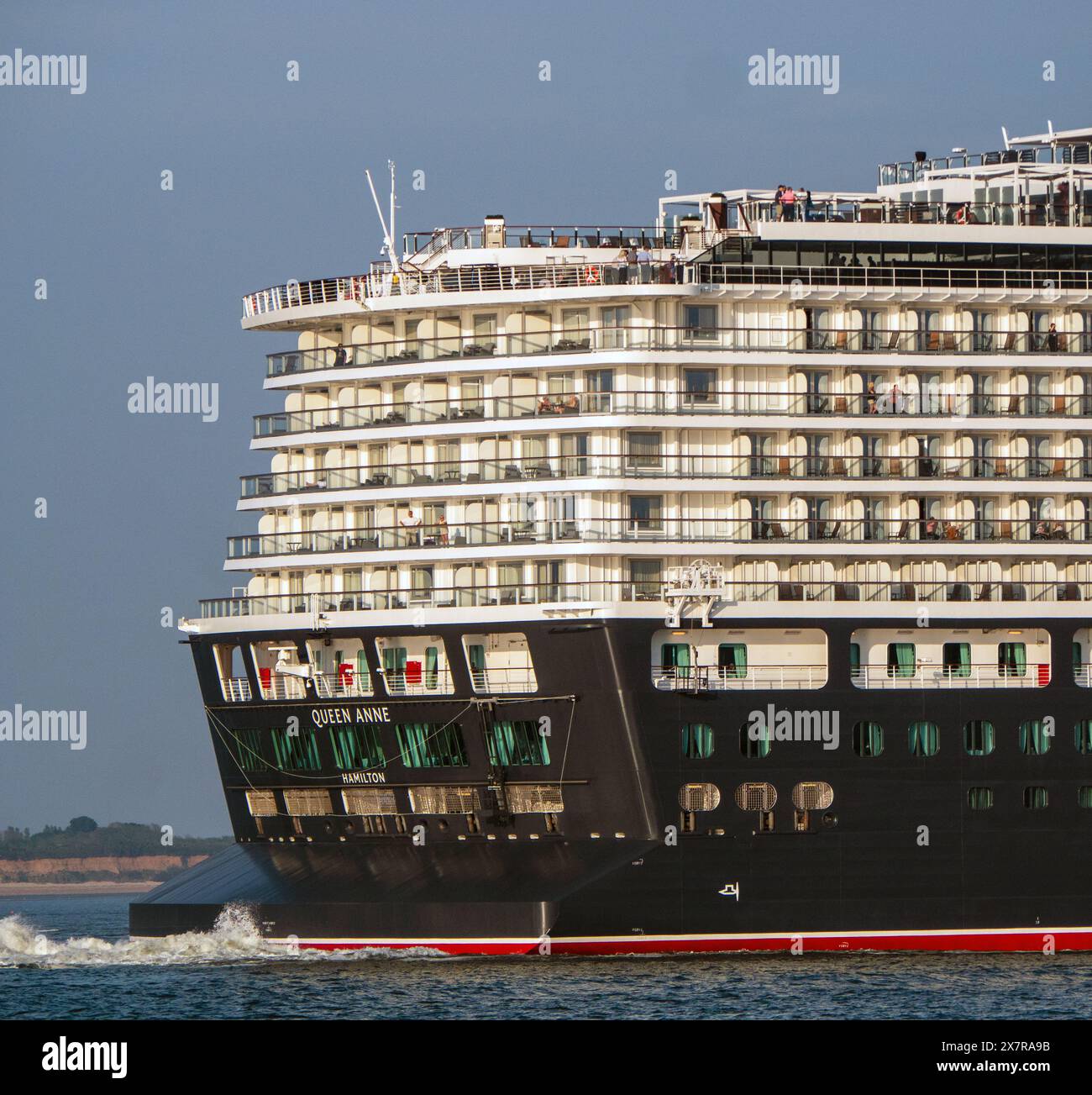 Sternblick auf Queen Anne bei Abfahrt von Southampton Stockfoto