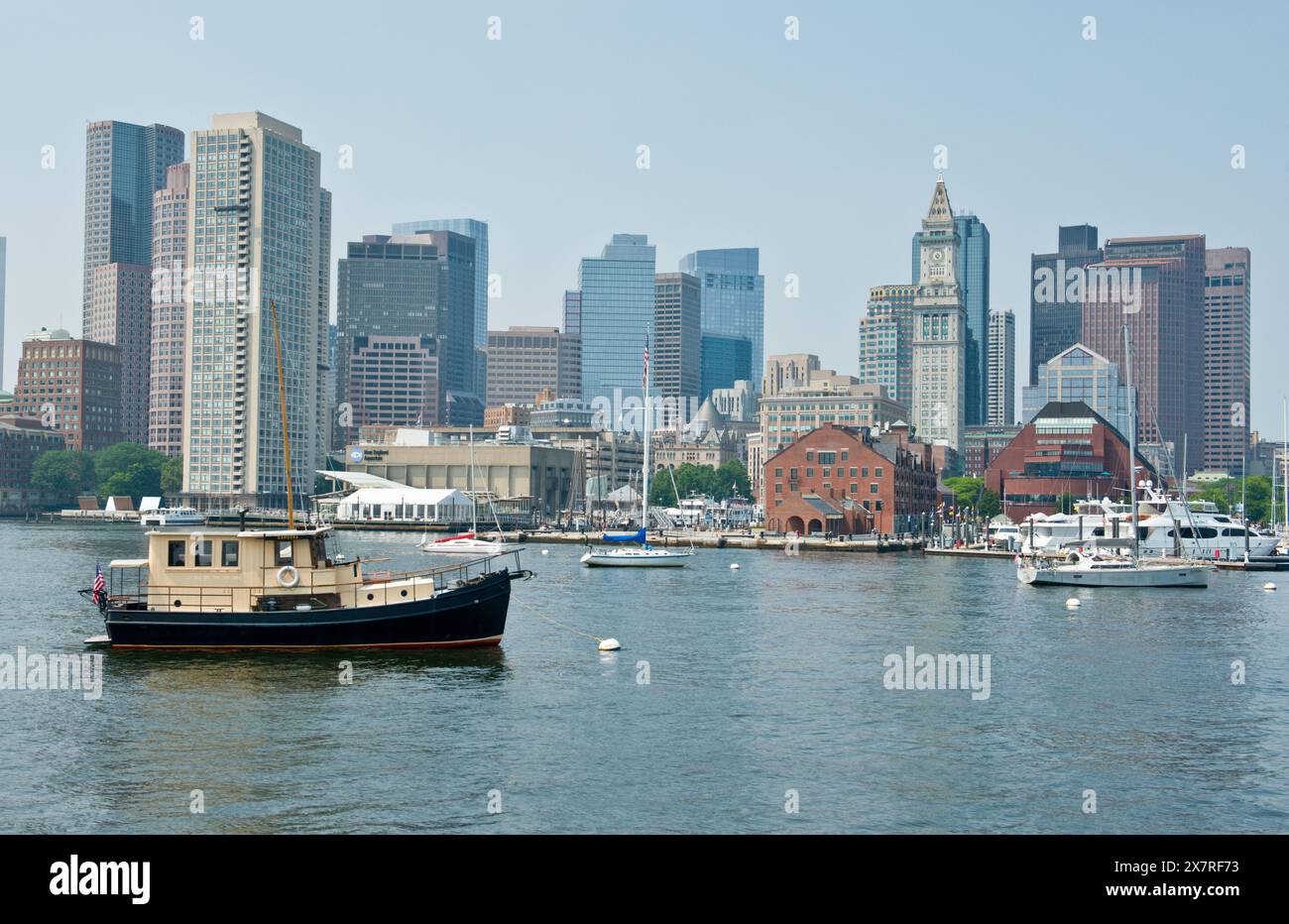 Boston North End Harbor Front. Mit Blick auf den Charles River. Boston, Massachusetts, USA Stockfoto