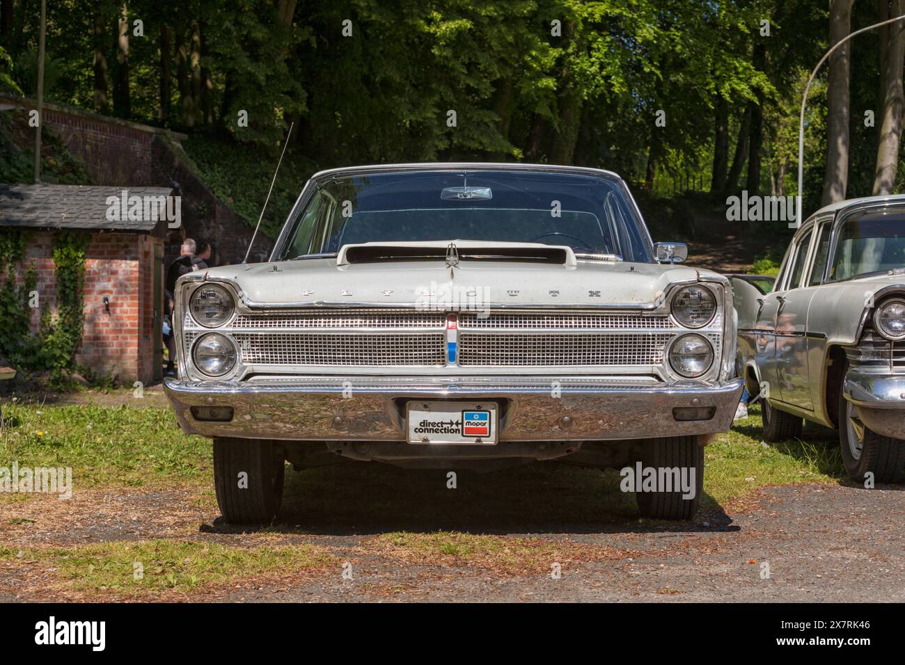 Stade, Deutschland – 11. Mai 2024: Ein Plymouth Fury aus dem Jahr 1965, ausgestellt auf der Mopar Spring Fling Meeting und Ausstellung Stockfoto