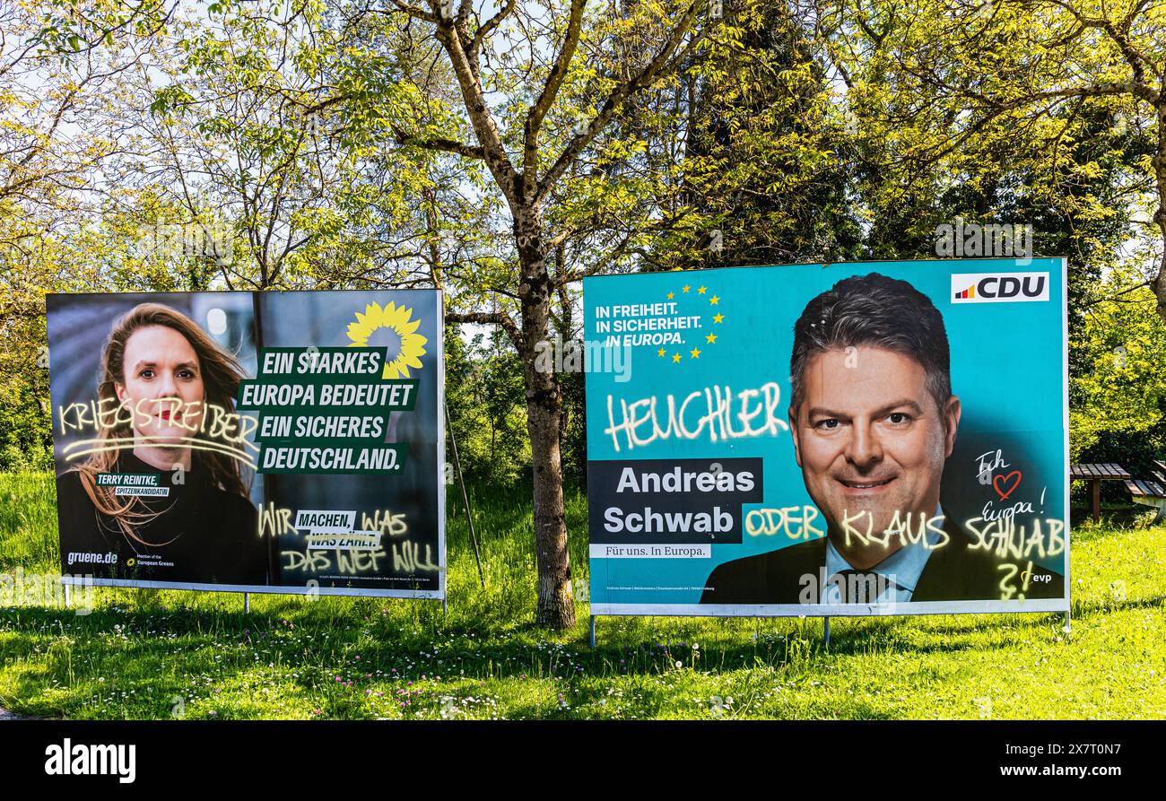 Hohentengen am Hochrhein, Deutschland, 11. Mai 2024: Ein Poster mit dem Spitzenkandidaten der Allianz 90/die Grünen Terry Reintke und dem Spitzenkandidaten der Allianz Stockfoto