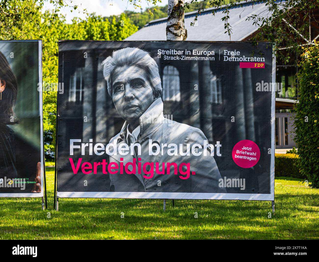 Lauchringen, 19. Mai 2024: Ein Wahlplakat für die FDP mit ihrer Spitzenkandidatin Marie-Agnes Strack-Zimmerann. (Phot Stockfoto